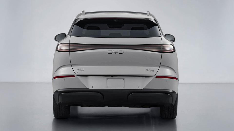 Новый кроссовер от BYD Sealion 06