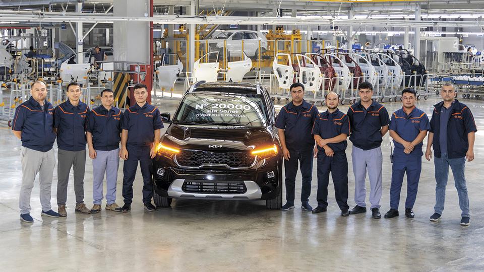 В Джизаке выпустили 20-тысячный Kia Sonet