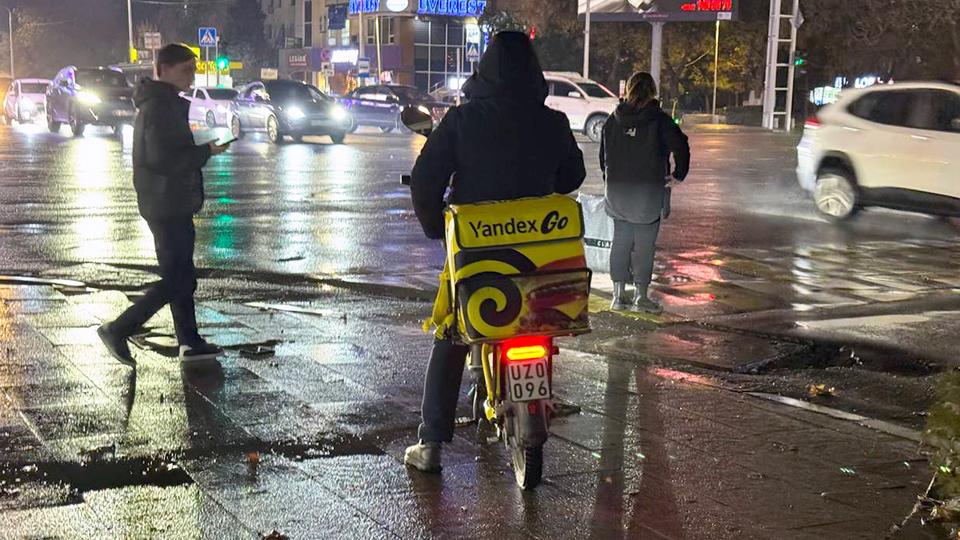 Новые раздражители на дорогах Ташкента. Теперь электровелосипеды