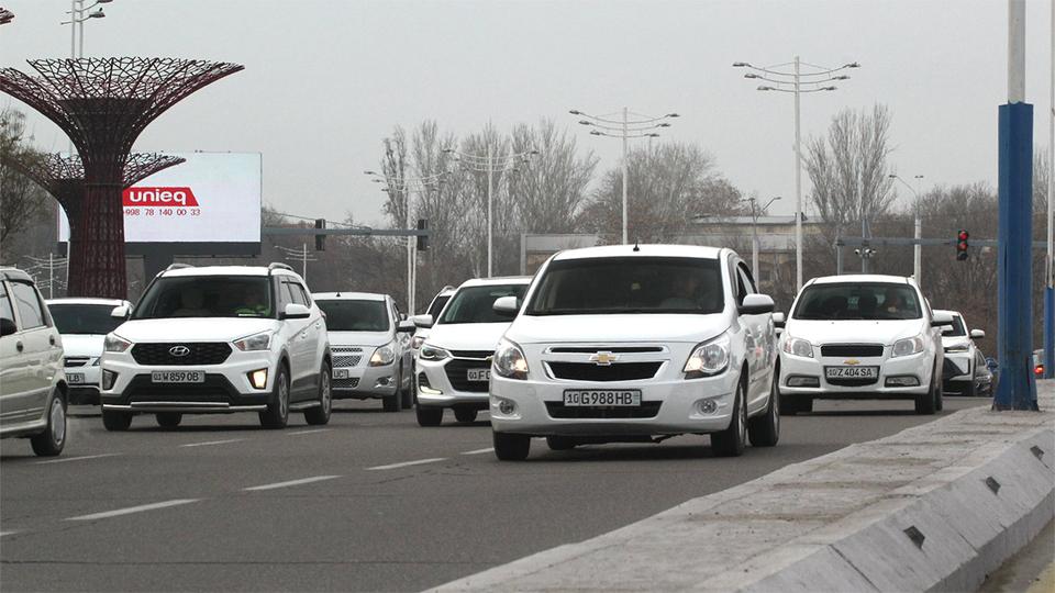 В Узбекистане за 2024 год продали более 400 тысяч автомобилей