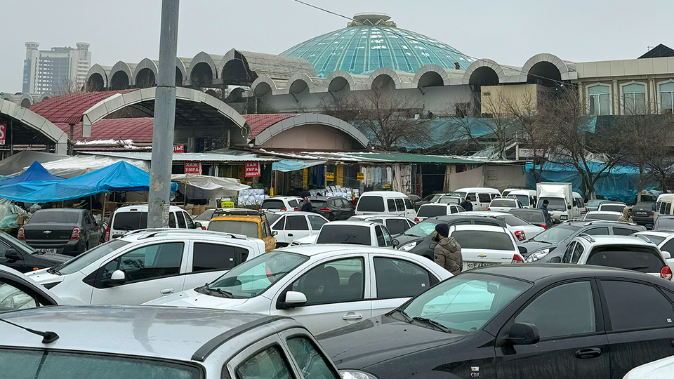 На рынках Ташкента стоянка может стать дороже