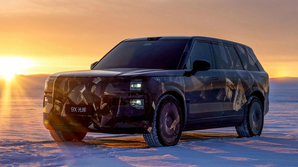 Фото нового Zeekr 9X, но ещё в камуфляже