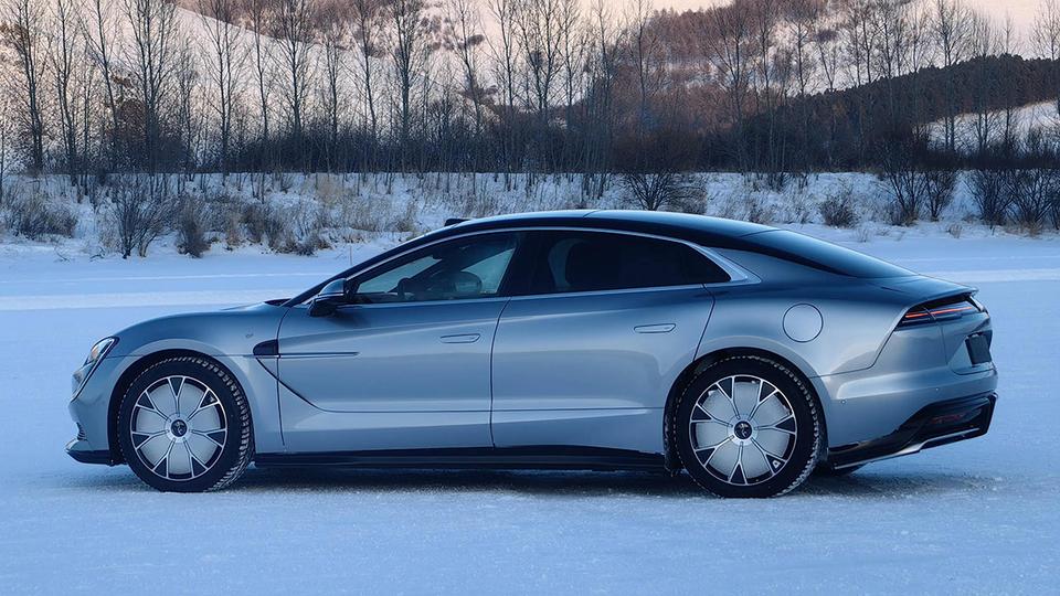 В Китае озвучили цены на Yangwang U7 — суперседан от BYD