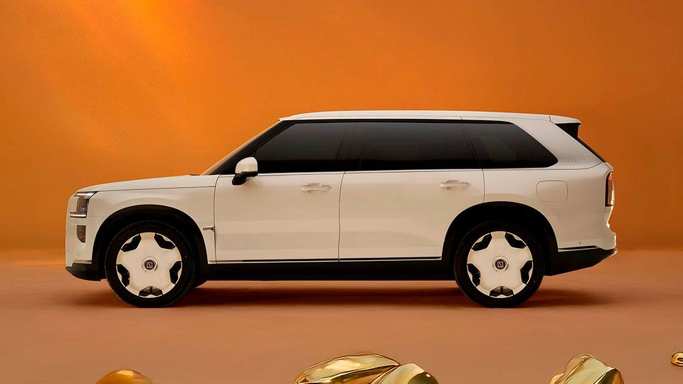 Флагманский Zeekr 9X поступил в продажу в Китае