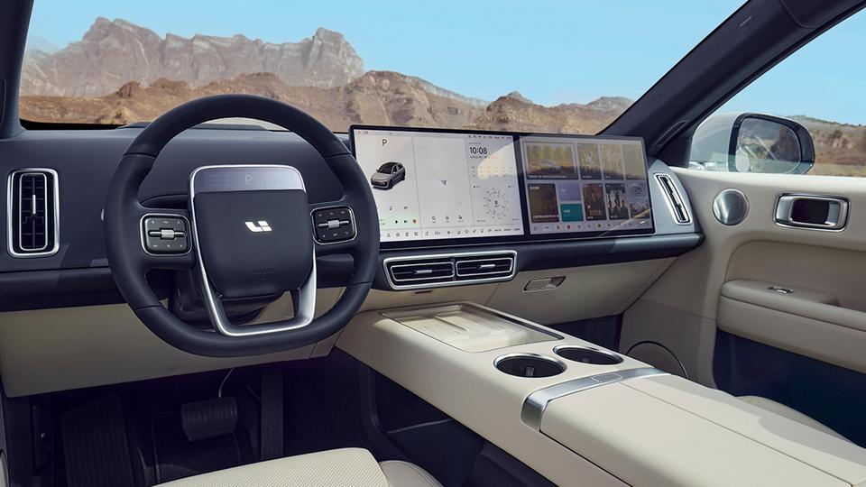 Chevrolet Cobaltga ikkita katta displey o‘rnatildi