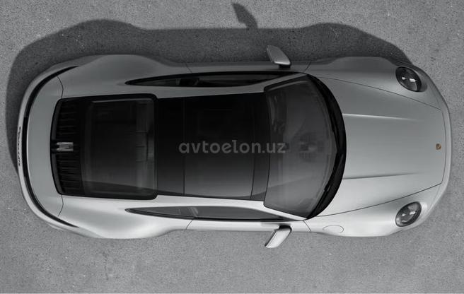 Porsche 911 Carrera 4 GTS Coupe