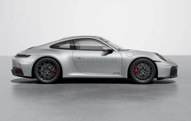 Porsche 911 Carrera 4 GTS Coupe