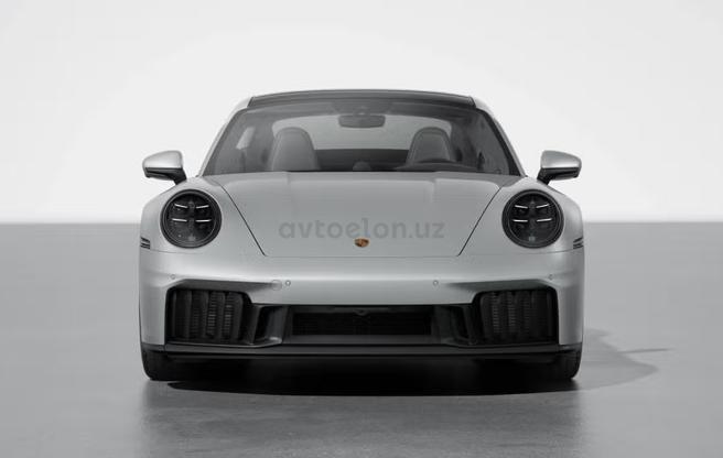 Porsche 911 Carrera 4 GTS Coupe