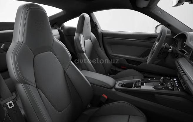 Porsche 911 Carrera 4 GTS Coupe