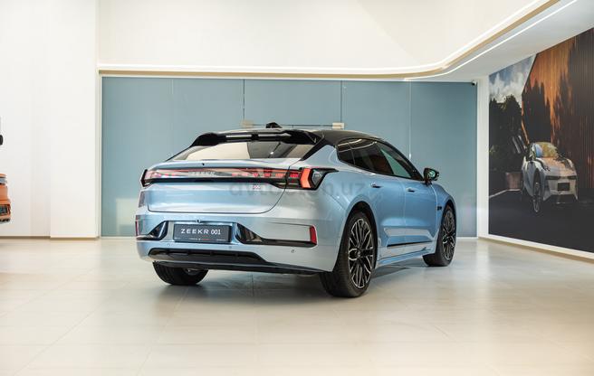 Zeekr 001