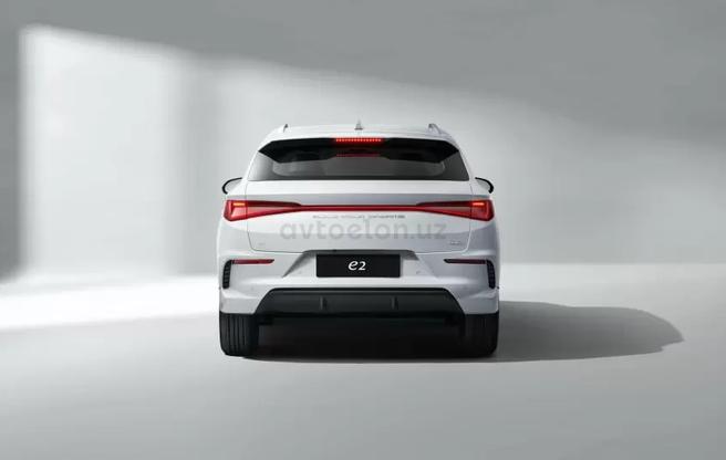 BYD E2