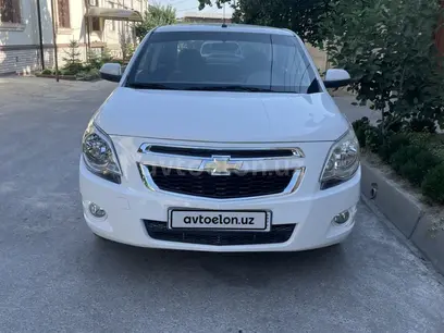 Белый Chevrolet Cobalt, 4 позиция 2013 года, КПП Автомат, в Ташкент за 8 200 y.e. id5165074