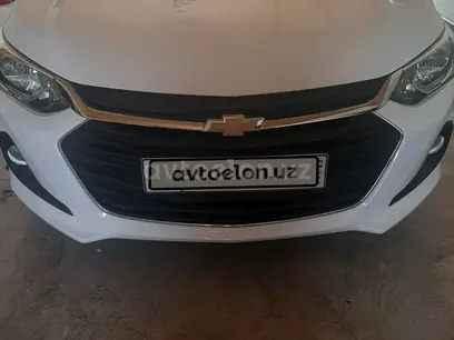 Chevrolet Onix 2023 года, в Карши за ~13 777 y.e. id5211693