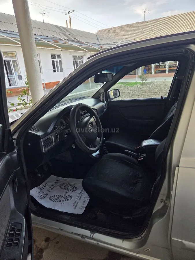 Daewoo Nexia II — 9