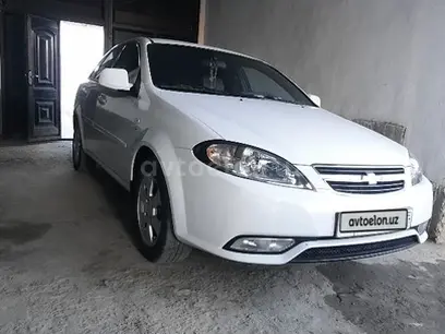 Белый Chevrolet Gentra, 1 позиция Газ-бензин 2022 года, КПП Механика, в Навои за ~13 450 y.e. id5154761