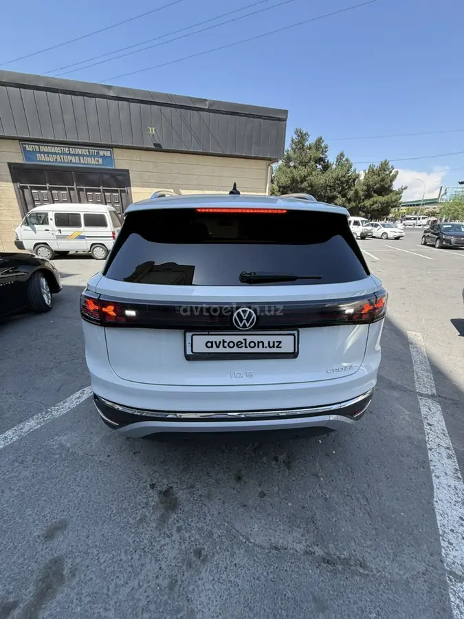 Volkswagen ID.6 — 2