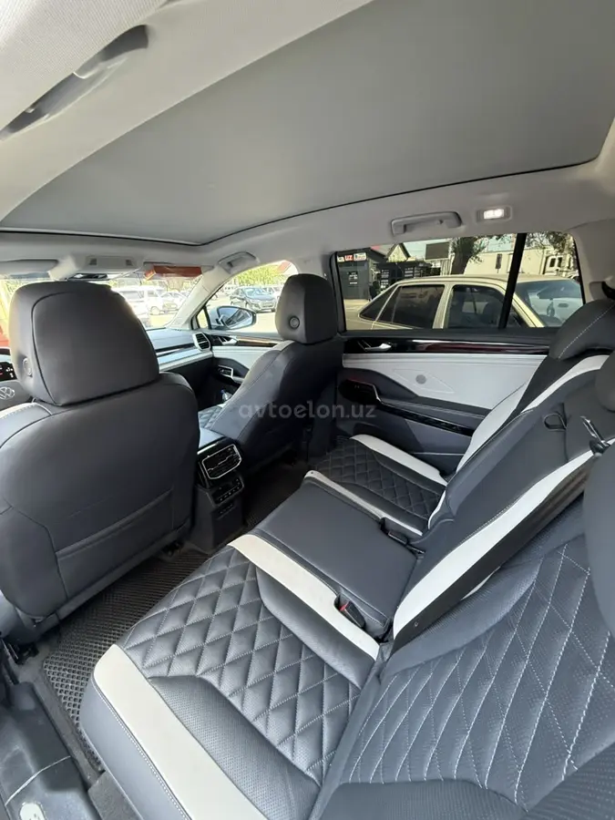 Volkswagen ID.6 — 7