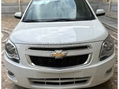Белый Chevrolet Cobalt, 3 позиция 2021 года, КПП Механика, в Навои за ~13 176 y.e. id4960813