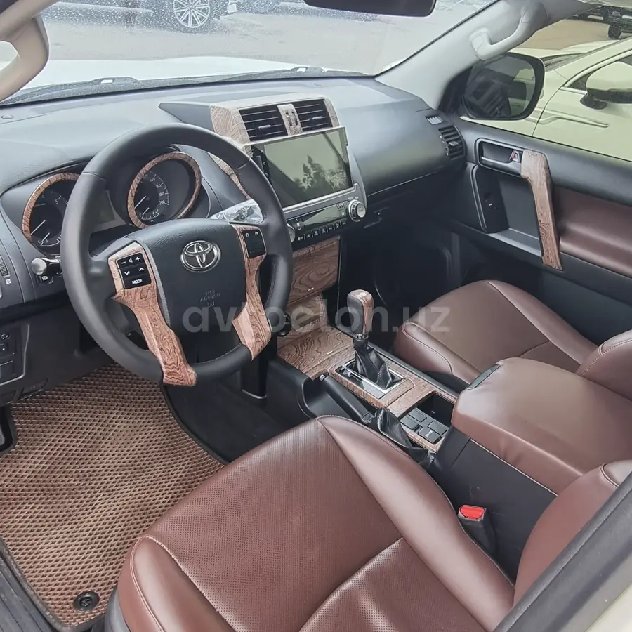 Toyota Land Cruiser Prado — 5