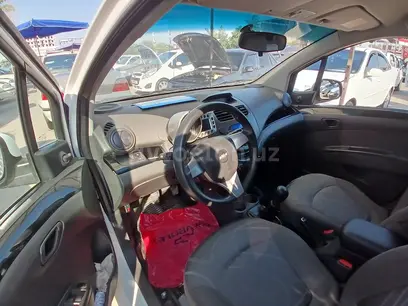 Белый Chevrolet Spark, 2 позиция 2015 года, КПП Механика, в Ташкент за 6 500 y.e. id5166206