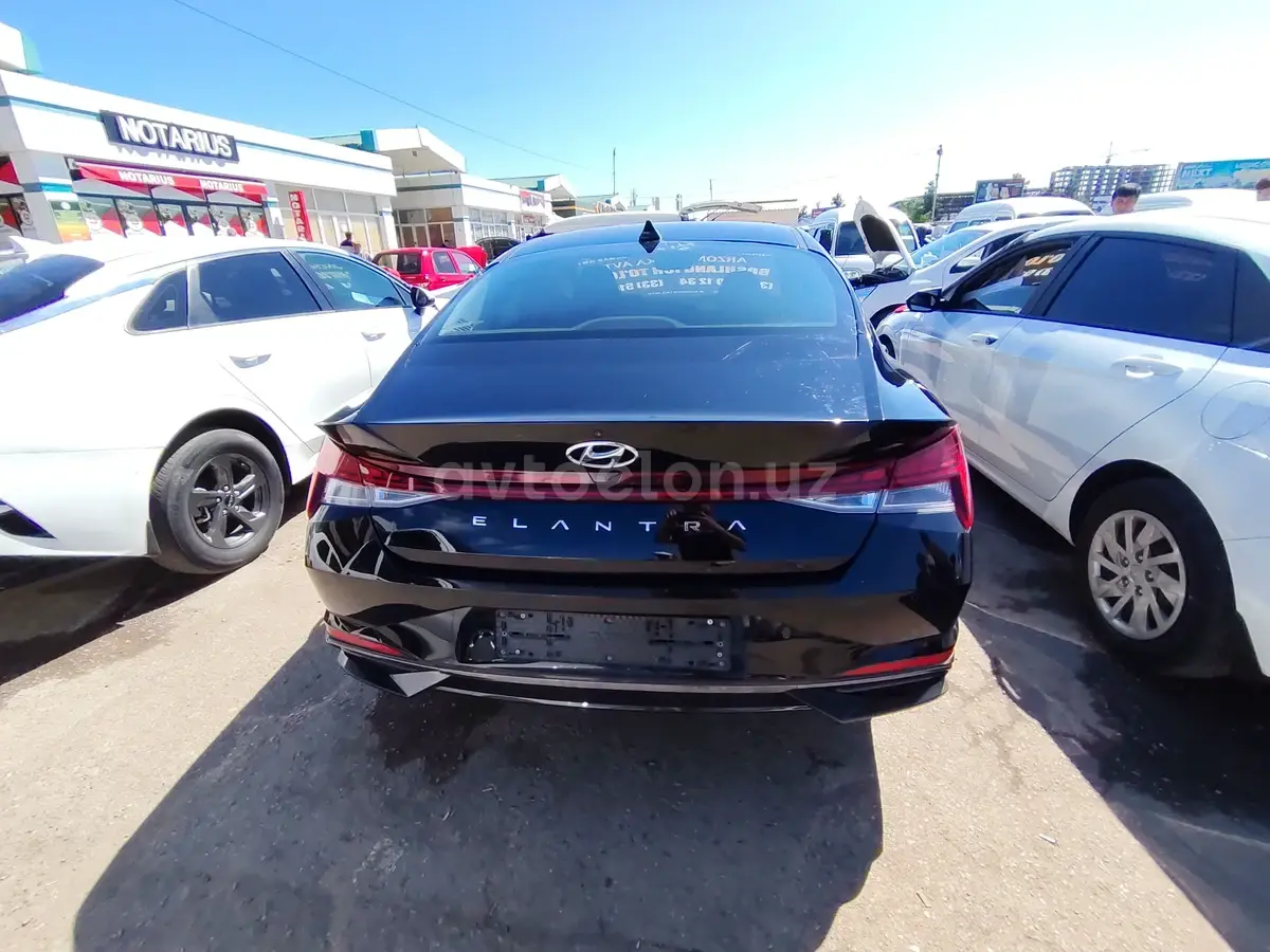 Hyundai Elantra 2021 — 4