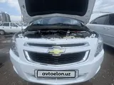 Белый Chevrolet Cobalt, 4 позиция 2022 года, КПП Автомат, в Ташкент за 12 000 y.e. id5033582, Фото №1