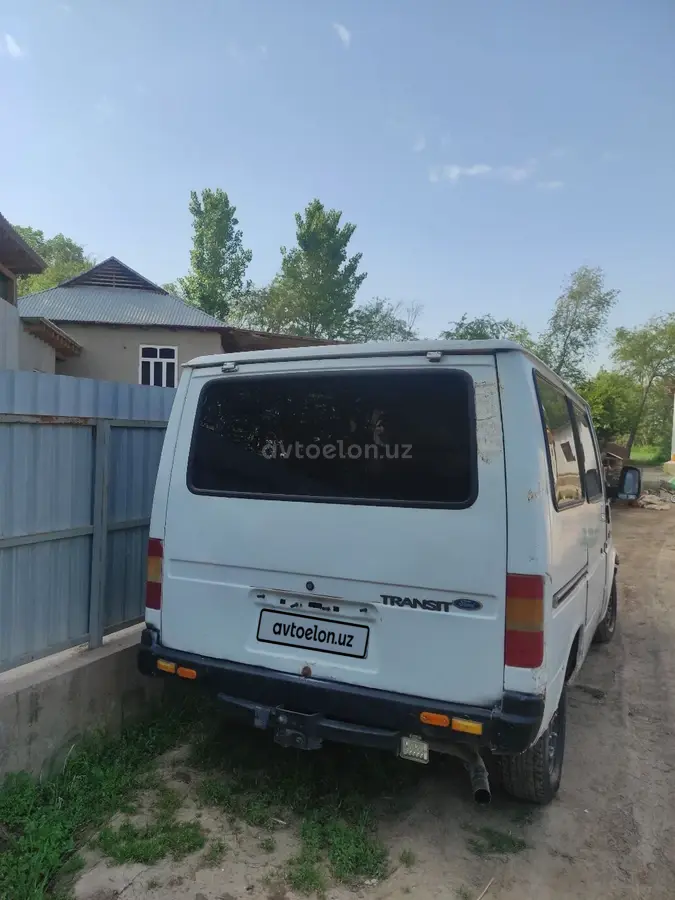Ford Transit — 3