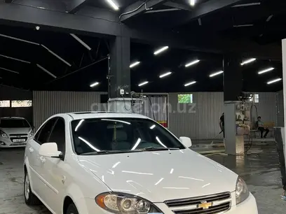 Белый Chevrolet Gentra, 3 позиция 2022 года, КПП Автомат, в Самарканд за 13 950 y.e. id5185159