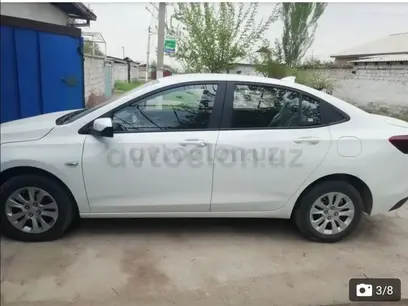 Белый Chevrolet Onix 2024 года, КПП Механика, в Алмалык за 12 000 y.e. id5116813