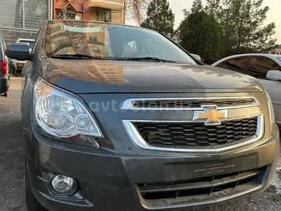 Белый Chevrolet Cobalt, 4 позиция 2024 года, КПП Автомат, в Ташкент за ~11 539 y.e. id3663323