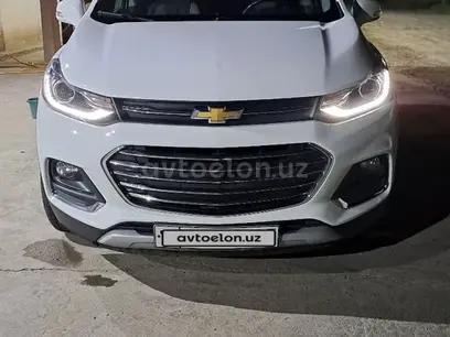 Белый Chevrolet Tracker, 1 позиция 2019 года, КПП Автомат, в Карши за 14 000 y.e. id6423644