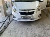Белый Chevrolet Spark, 4 позиция 2015 года, КПП Автомат, в Ташкент за 7 500 y.e. id5187395, Фото №1