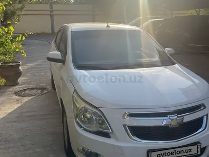 Белый Chevrolet Cobalt, 4 позиция 2015 года, КПП Автомат, в Ташкент за 9 090 y.e. id4988962
