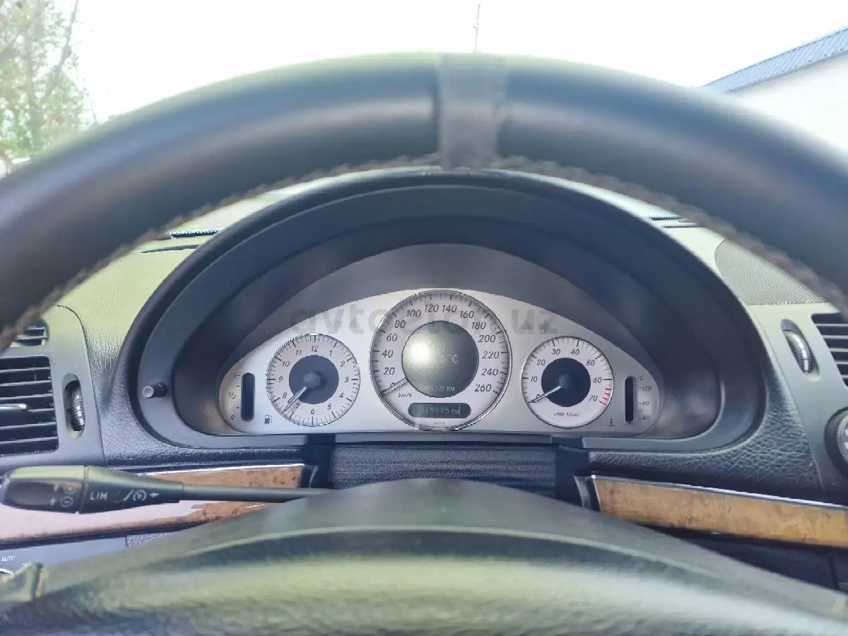 Mercedes-Benz E 230 — 5