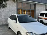 Белый Chevrolet Gentra, 3 позиция 2018 года, КПП Автомат, в Фергана за 11 200 y.e. id5025449, Фото №1