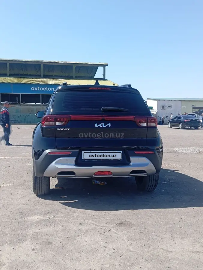 Kia Sonet — 4