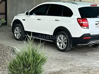 Белый Chevrolet Captiva, 4 позиция 2018 года, КПП Автомат, в Бухара за 21 700 y.e. id5175885