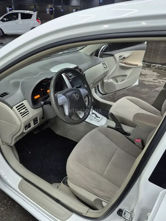 Toyota Corolla — 10