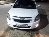 Белый Chevrolet Cobalt, 4 позиция 2018 года, КПП Автомат, в Бухара за 10 300 y.e. id5186387, Фото №1