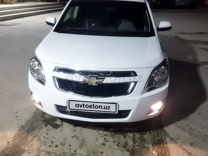 Белый Chevrolet Cobalt, 4 позиция 2018 года, КПП Автомат, в Бухара за 10 300 y.e. id5186387
