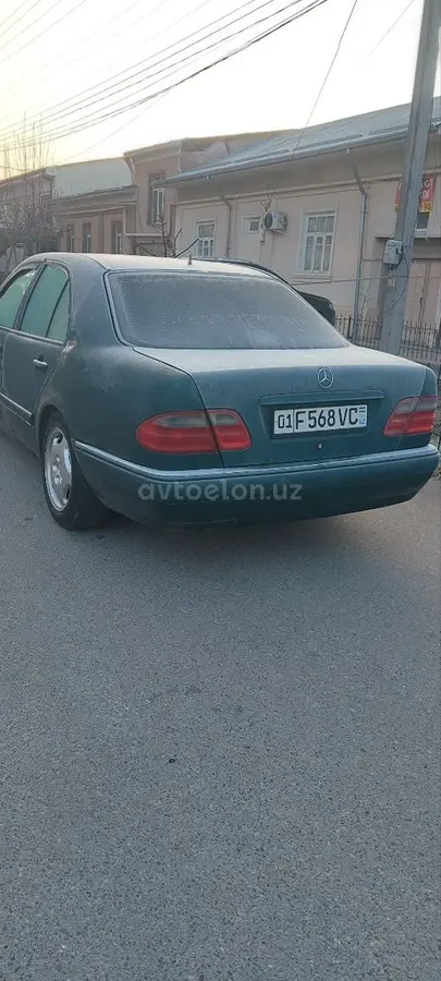 Mercedes-Benz E 200