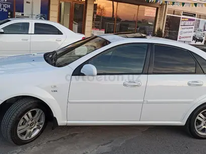 Белый Chevrolet Lacetti, 3 позиция 2013 года, КПП Автомат, в Бекабад за 9 000 y.e. id5151171
