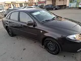 Черный Chevrolet Gentra, 1 позиция 2024 года, КПП Механика, в Шурчинский район за ~11 450 y.e. id5240568, Фото №1