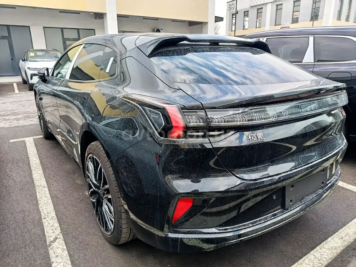 Zeekr 001 2025 — 4