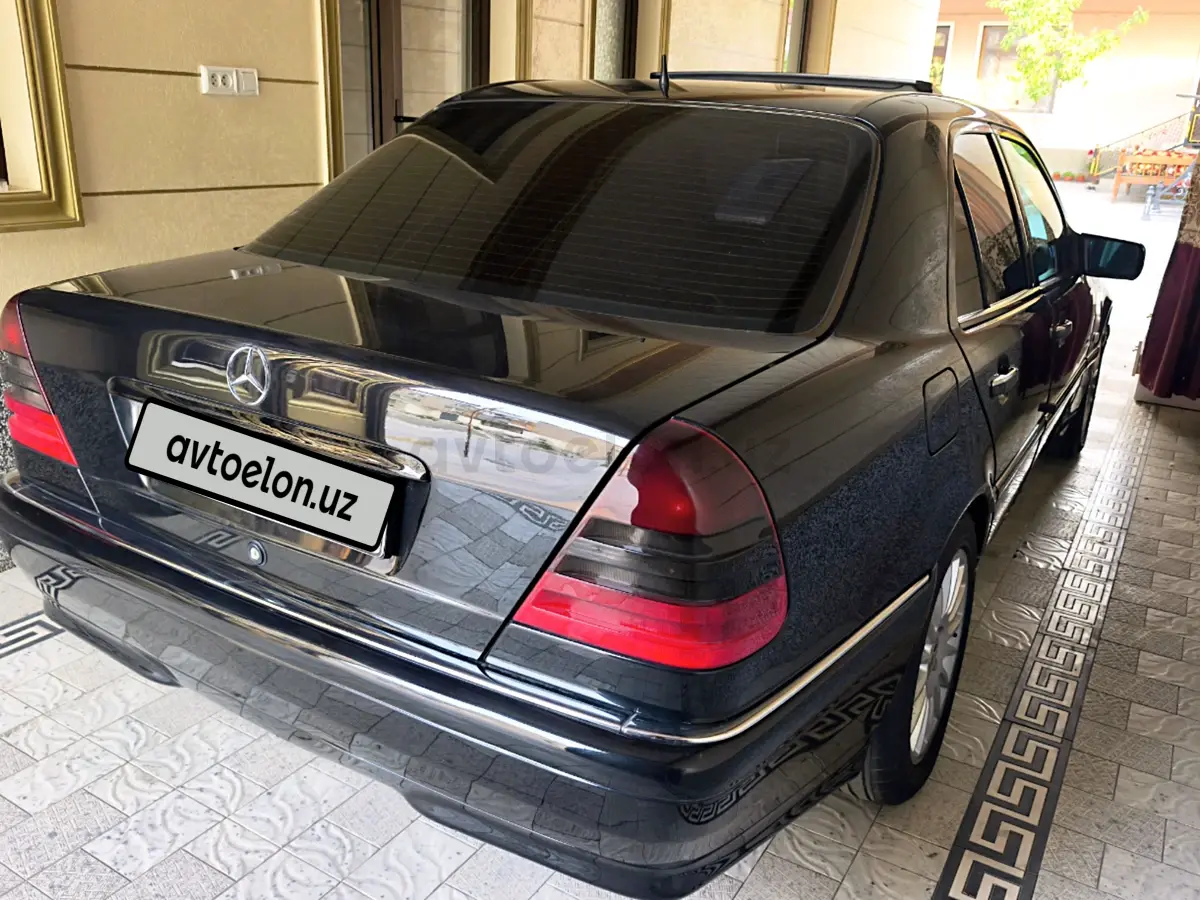 Mercedes-Benz E 320 — 5