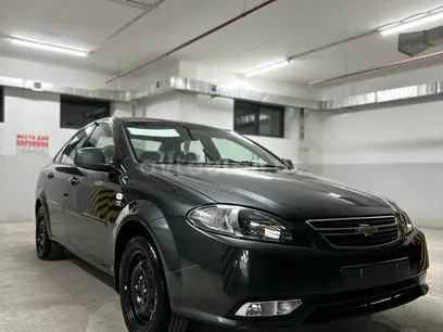 Мокрый асфальт Chevrolet Gentra, 1 позиция Газ-бензин 2019 года, КПП Механика, в Самарканд за 11 300 y.e. id5180050