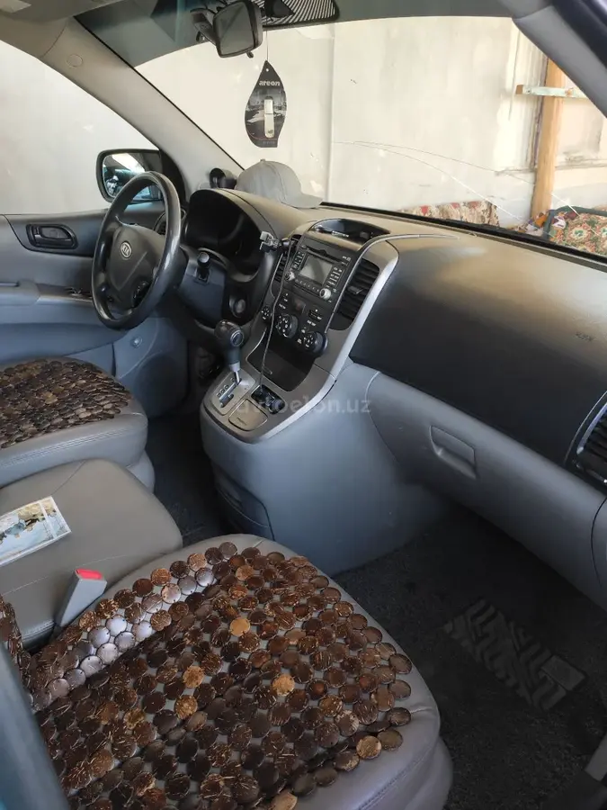 Kia Carnival — 2