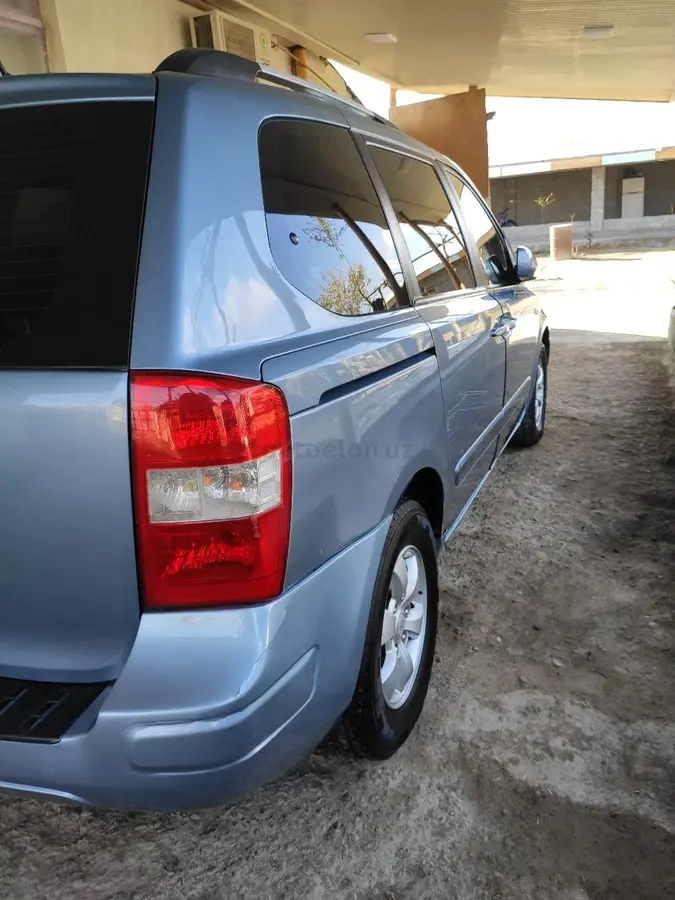 Kia Carnival — 3