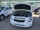 Белый Chevrolet Cobalt, 4 позиция 2022 года, КПП Автомат, в Ташкент за 12 200 y.e. id5009984, Фото №1