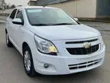 Белый Chevrolet Cobalt, 4 позиция 2024 года, КПП Автомат, в Ташкент за 13 500 y.e. id5022800
